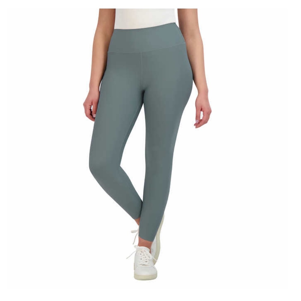 Brand New! Sage Ladies' Everyday Legging. Medium!